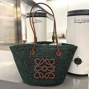 LOEWE 50x25x28cm straw bag